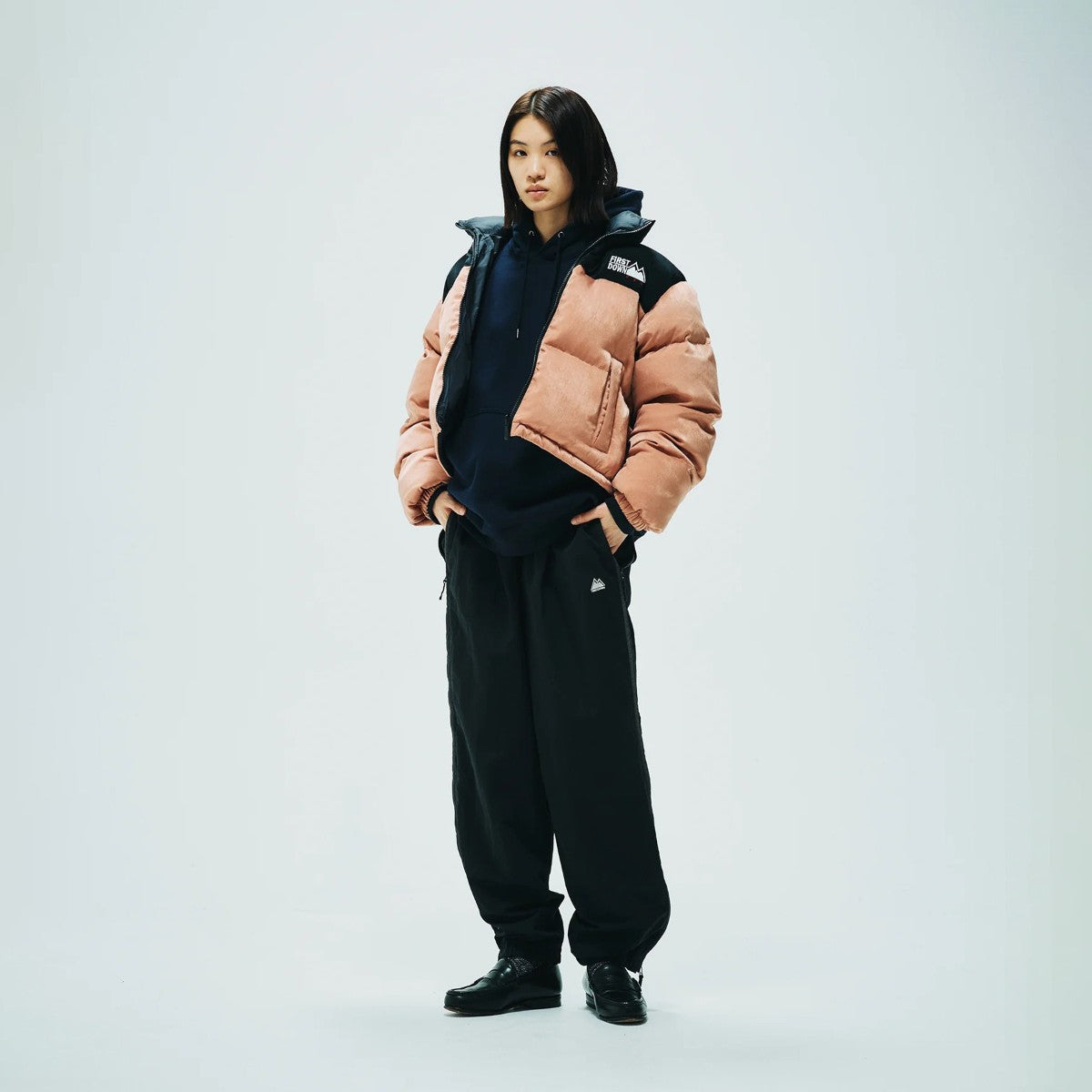 FIRST DOWN SHORT BUBBLE DOWN JKT ファーストダウン ショート バブルダウンジャケット F942006【レディース ショートダウン リバーシブル サテン 保温性 軽量 25FW】