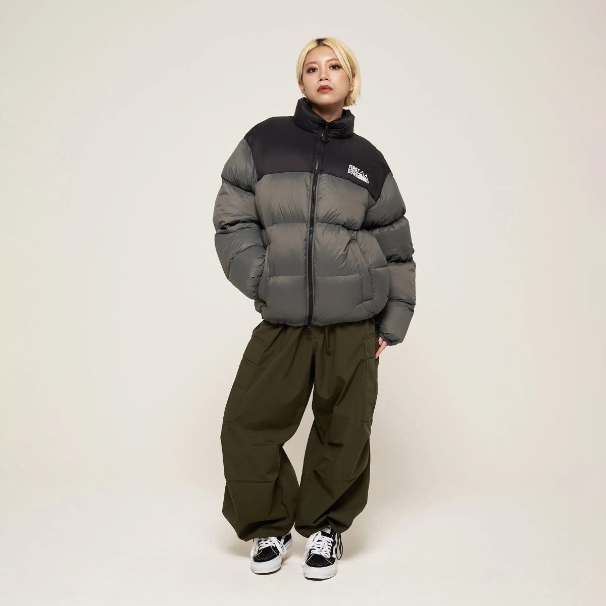 FIRST DOWN LIGHT BUBBLE DOWN JKT ファーストダウン ライトバブルダウンジャケット F942011【メンズ ダウンジャケット 軽量 保温 撥水 アウター 25FW】