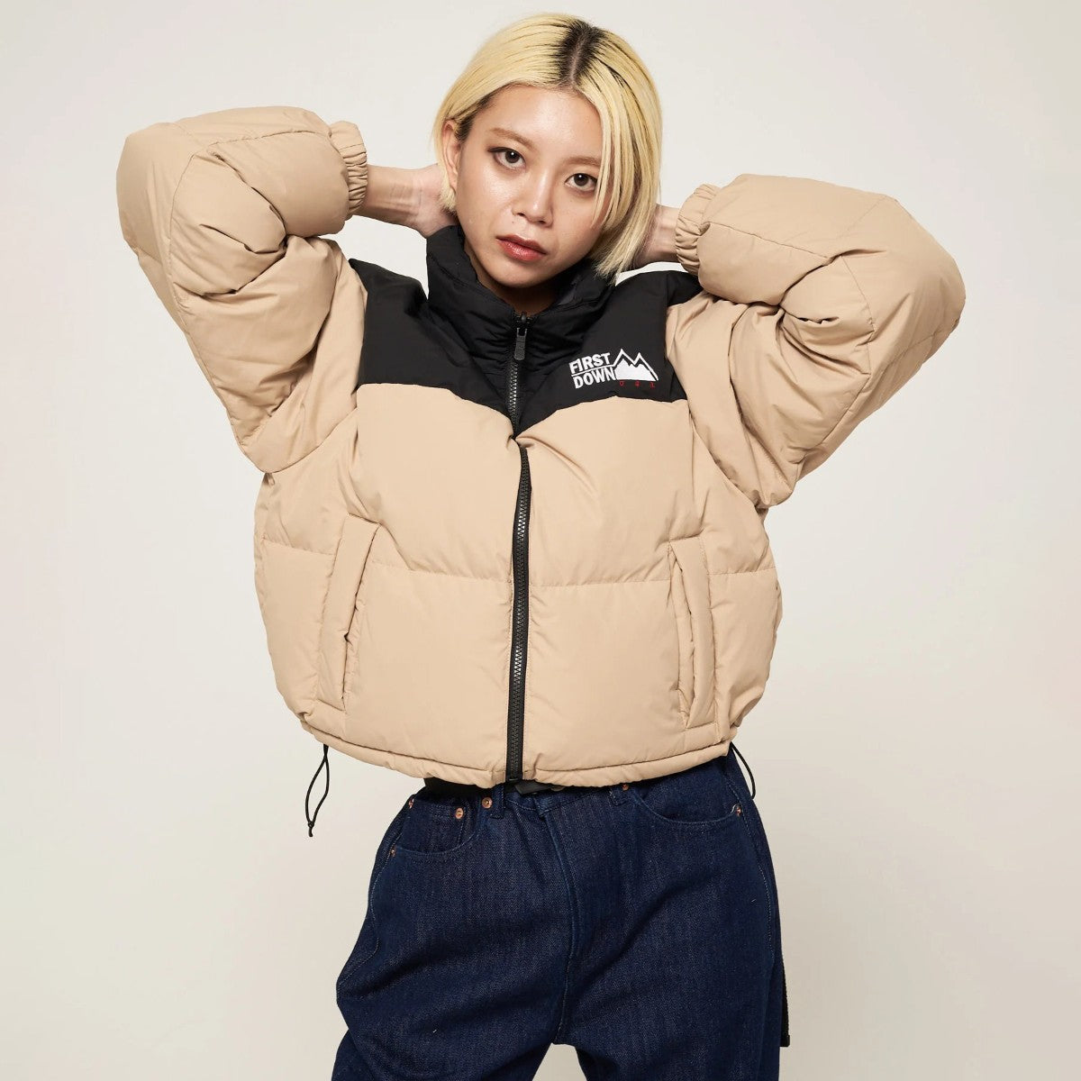 FIRST DOWN SHORT BUBBLE DOWN JKT MICROFT(R) ファーストダウン ショート バブルダウンジャケット マイクロフト F942030【レディース ショートダウン 撥水 防風 保温性 25FW】