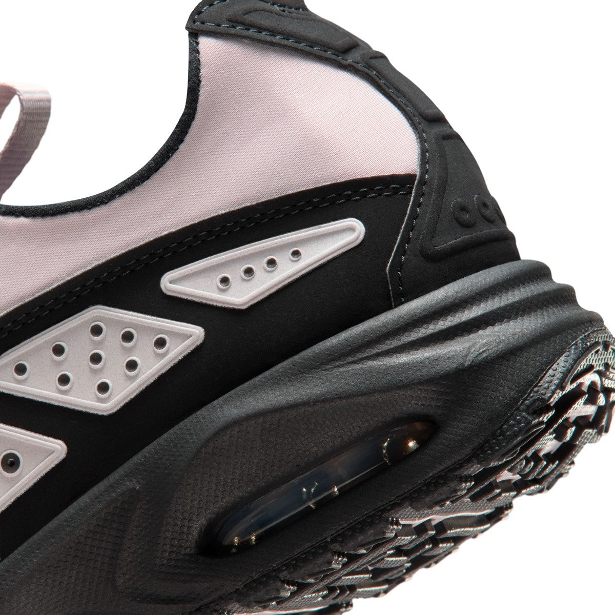 NIKE Air Max SNDR ナイキ ウィメンズ エア マックス SNDR FZ2068-003【レディース クッショニング 衝撃吸収 快適な履き心地 ラバーアウトソール 26SS】