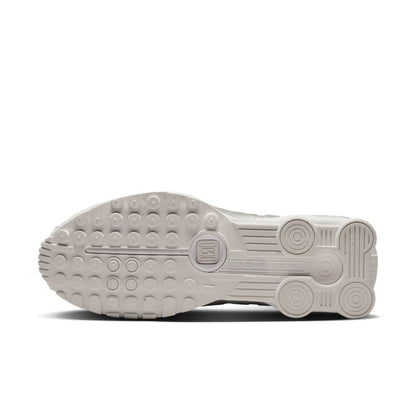 NIKE Shox R4 ナイキ ショックス R4 HQ1988-101【メンズ ハイテクスニーカー 反発力 クッションシステム 通気性 26SS】