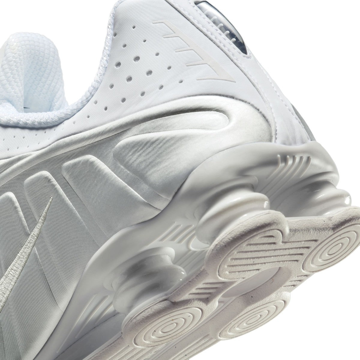 NIKE Shox R4 HQ1988-101 – Kinetics（キネティクス）｜OFFICIAL