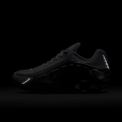 NIKE Shox R4 ナイキ ショックス R4 HQ1988-101【メンズ ハイテクスニーカー 反発力 クッションシステム 通気性 26SS】
