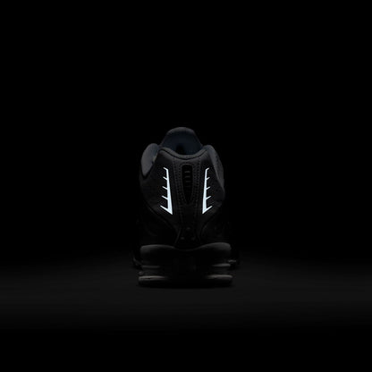 NIKE Shox R4 ナイキ ショックス R4 HQ1988-101【メンズ ハイテクスニーカー 反発力 クッションシステム 通気性 26SS】