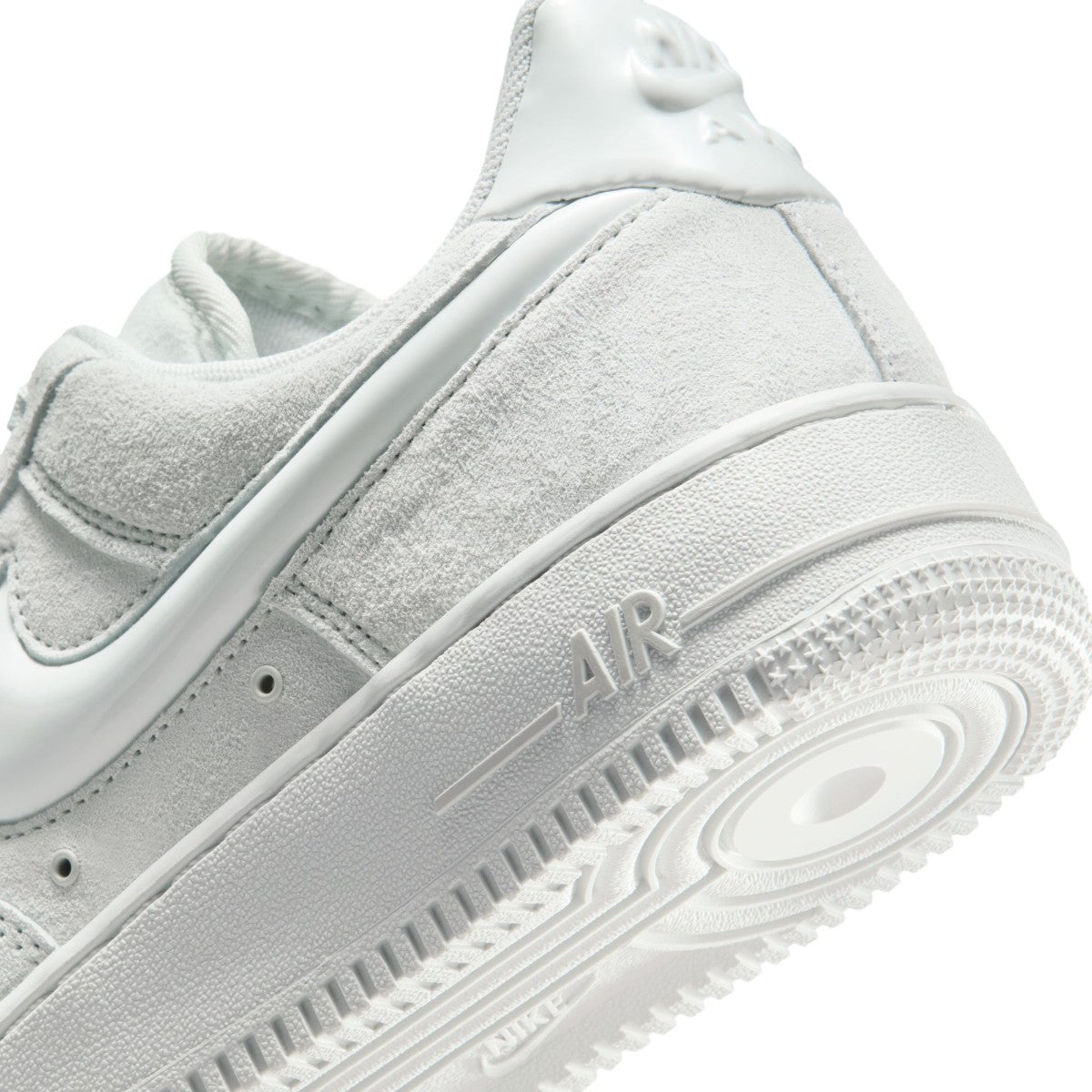 NIKE Air Force 1 '07 ナイキ ウィメンズ エア フォース 1 ’07 HV4406-100【レディース スニーカー 耐久性 快適性 クッション性 通気性 26SS】