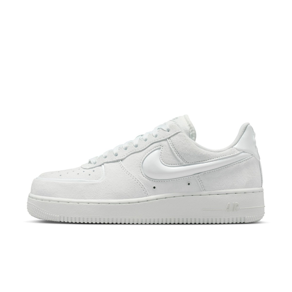 NIKE Air Force 1 '07 ナイキ ウィメンズ エア フォース 1 ’07 HV4406-100【レディース スニーカー 耐久性 快適性 クッション性 通気性 26SS】