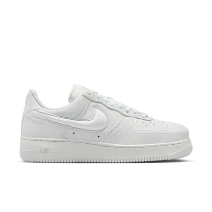 NIKE Air Force 1 '07 ナイキ ウィメンズ エア フォース 1 ’07 HV4406-100【レディース スニーカー 耐久性 快適性 クッション性 通気性 26SS】