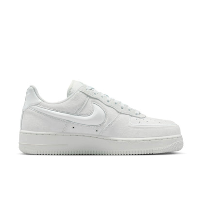 NIKE Air Force 1 '07 ナイキ ウィメンズ エア フォース 1 ’07 HV4406-100【レディース スニーカー 耐久性 快適性 クッション性 通気性 26SS】