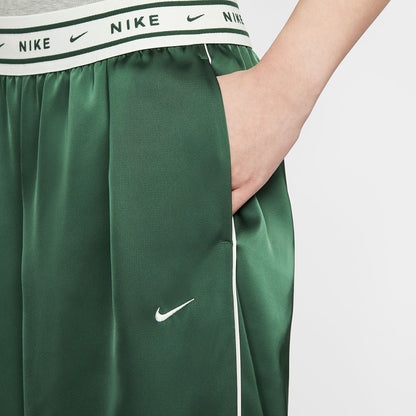 NIKE Women's Loose Mid-Rise Satin Pants ナイキ ウィメンズ ルーズ ミッドライズ サテンパンツ IH1327【レディース ワイドパンツ サテン素材 リラックスフィット ポケット 26SS】