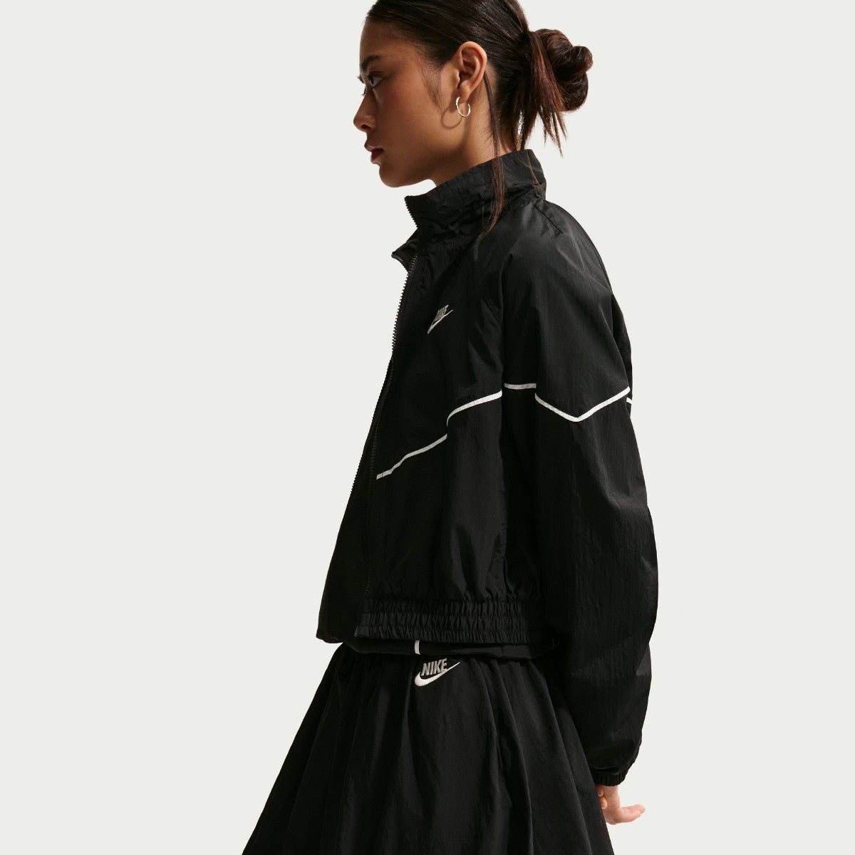 NIKE Women's Loose Bubble Skirt ナイキ ウィメンズ ルーズ バブル スカート IQ0062【レディース 撥水素材 伸縮性ウエスト ポケット付き 軽量素材 26SS】