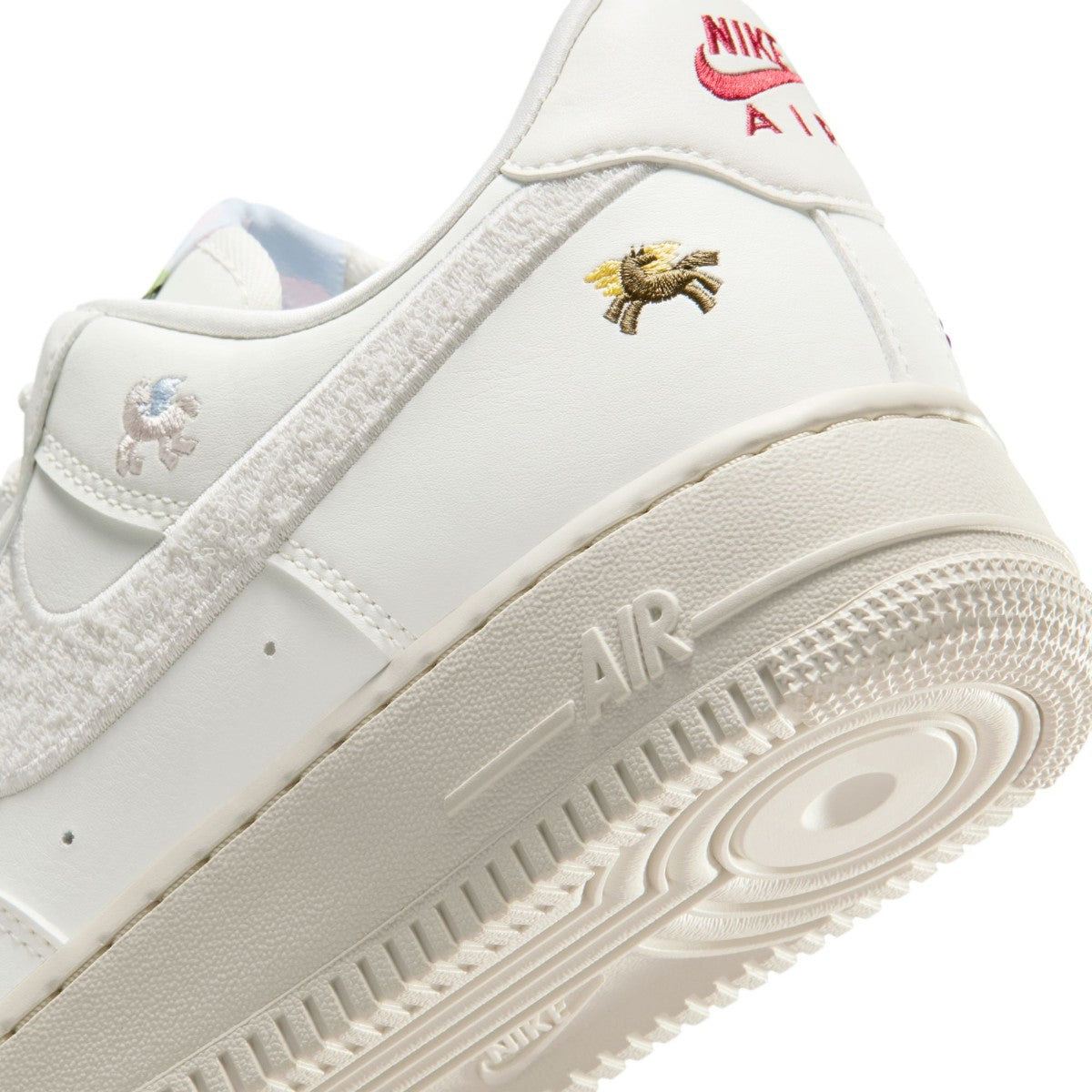 NIKE Women's Air Force 1 '07 ナイキ ウィメンズ エア フォース 1 ’07 IQ1143-100【レディース スニーカー クラシックデザイン クッション性 通気性 耐久性 26SS】