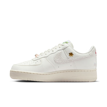 NIKE Women's Air Force 1 '07 ナイキ ウィメンズ エア フォース 1 ’07 IQ1143-100【レディース スニーカー クラシックデザイン クッション性 通気性 耐久性 26SS】