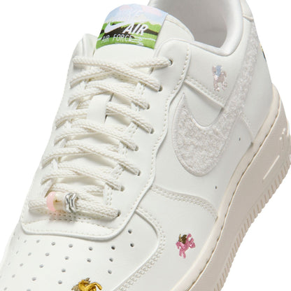 NIKE Women's Air Force 1 '07 ナイキ ウィメンズ エア フォース 1 ’07 IQ1143-100【レディース スニーカー クラシックデザイン クッション性 通気性 耐久性 26SS】