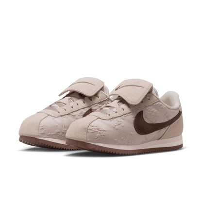 NIKE Cortez Textile ナイキ ウィメンズ コルテッツ テキスタイル IQ3624-667【レディース レトロスニーカー 軽量設計 ランニング 26SS】