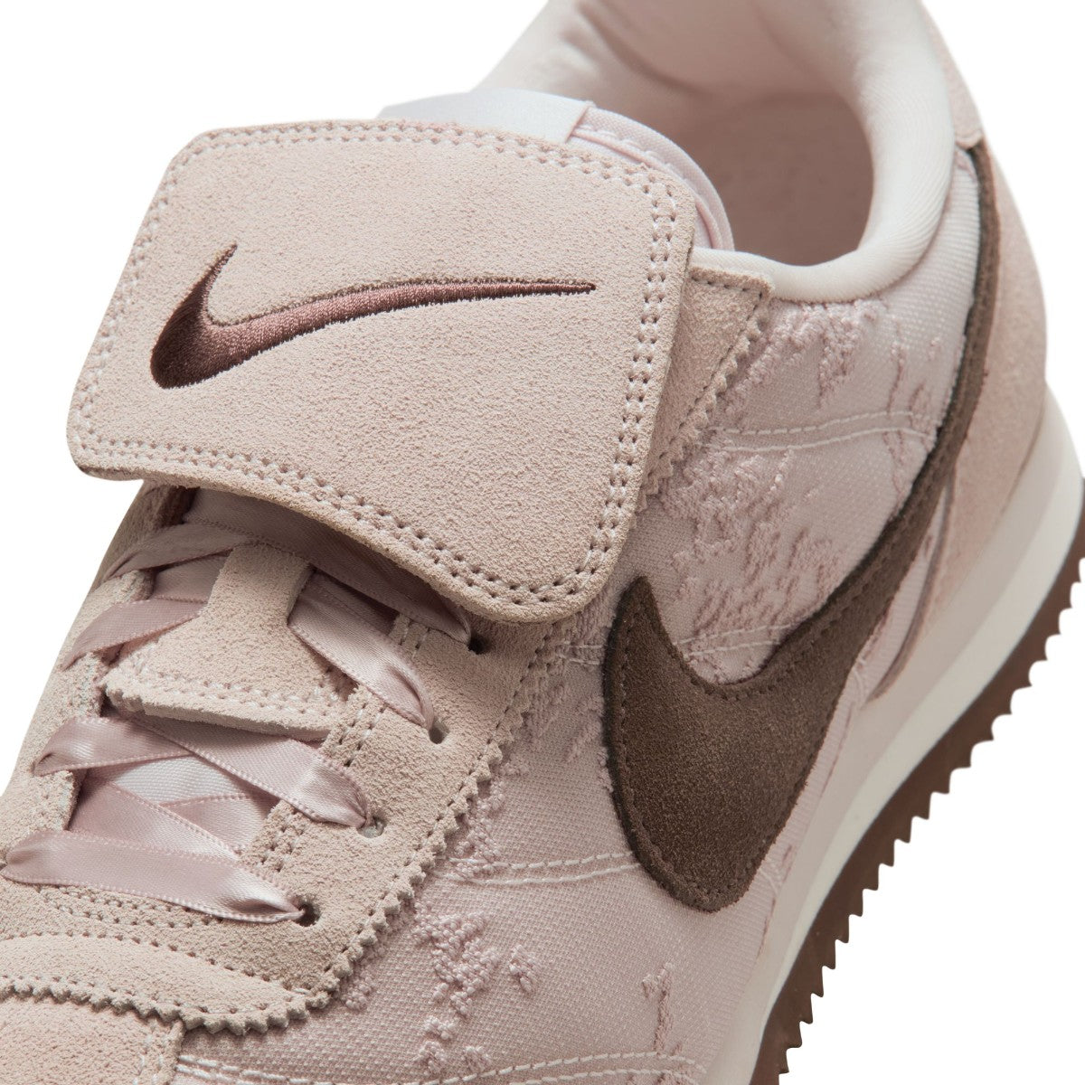 NIKE Cortez Textile ナイキ ウィメンズ コルテッツ テキスタイル IQ3624-667【レディース レトロスニーカー 軽量設計 ランニング 26SS】