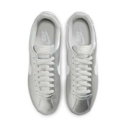 NIKE Cortez ナイキ ウィメンズ コルテッツ IR0042-001【レディース スニーカー ローカットシューズ メタリック 耐久性 26SS】