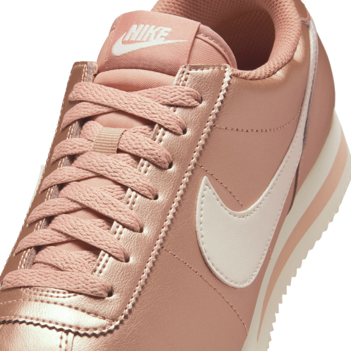 NIKE Cortez ナイキ ウィメンズ コルテッツ IR0042-900【レディース クッショニング 耐久性 安定感 トラクション 快適な履き心地 26SS】