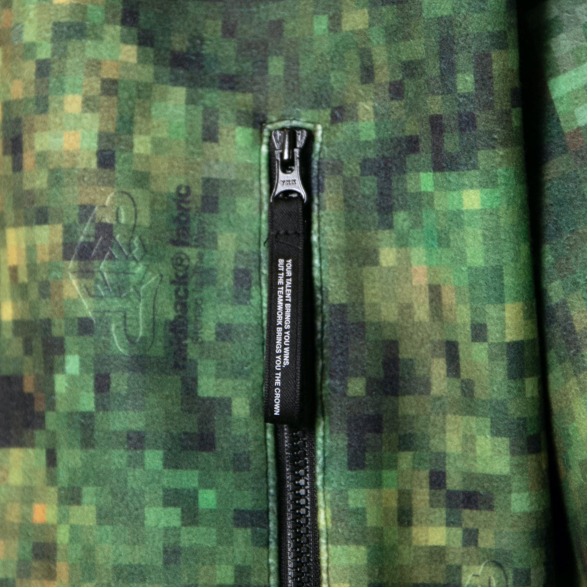 APPLEBUM “Pixel Camo” Fleece Jacket アップルバム “ピクセルカモ” フリースジャケット GT2520603【メンズ アウター 総柄 カモ ピクセル コラボ 25FW】