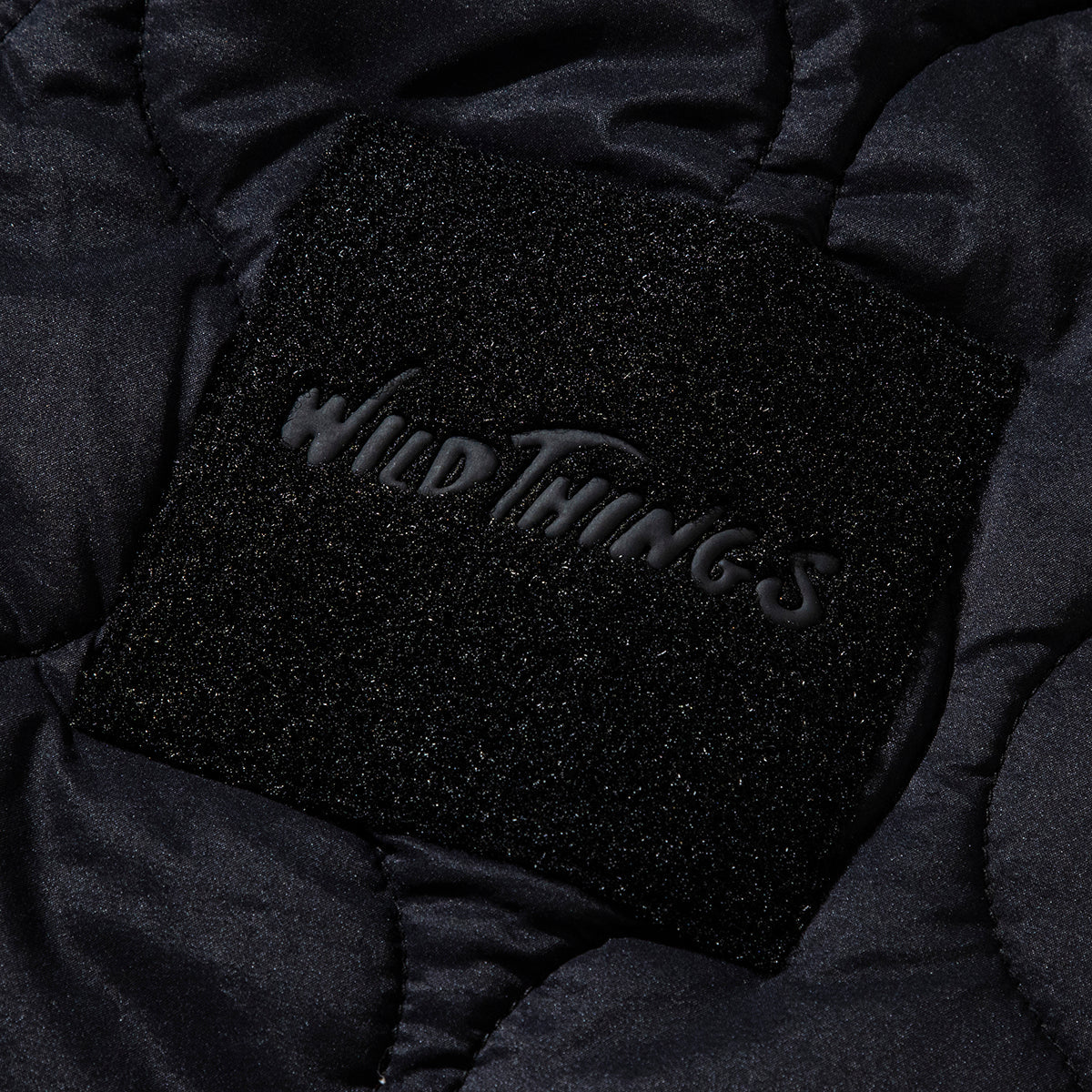WILD THINGS WILD THINGS x Kinetics “QUILTED HAPPY JACKET” ワイルドシングス ワイルドシングス × キネティクス “キルテッド ハッピー ジャケット” 25427SN-KN【メンズ ジャケット ミリタリー キルティング 防寒アウター 25FW】