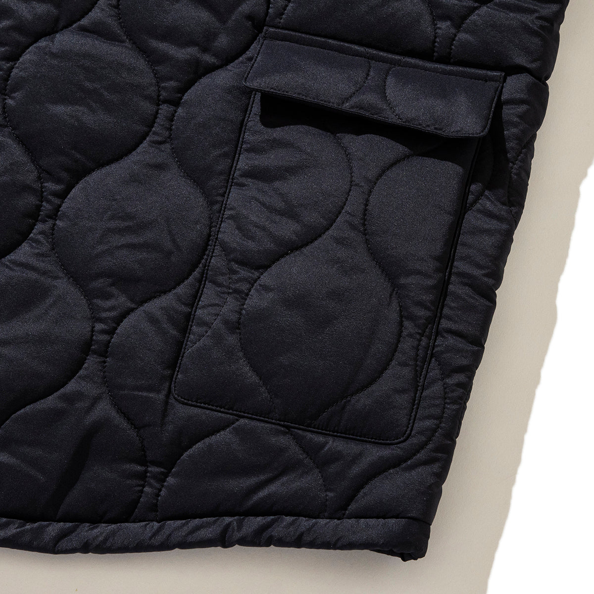 WILD THINGS WILD THINGS x Kinetics “QUILTED HAPPY JACKET” ワイルドシングス ワイルドシングス × キネティクス “キルテッド ハッピー ジャケット” 25427SN-KN【メンズ ジャケット ミリタリー キルティング 防寒アウター 25FW】