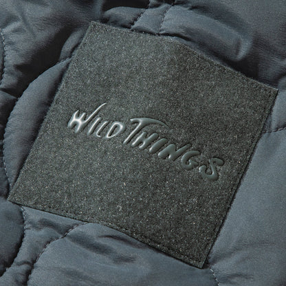 WILD THINGS WILD THINGS x Kinetics “QUILTED HAPPY JACKET” ワイルドシングス ワイルドシングス × キネティクス “キルテッド ハッピー ジャケット” 25427SN-KN【メンズ ジャケット ミリタリー キルティング 防寒アウター 25FW】
