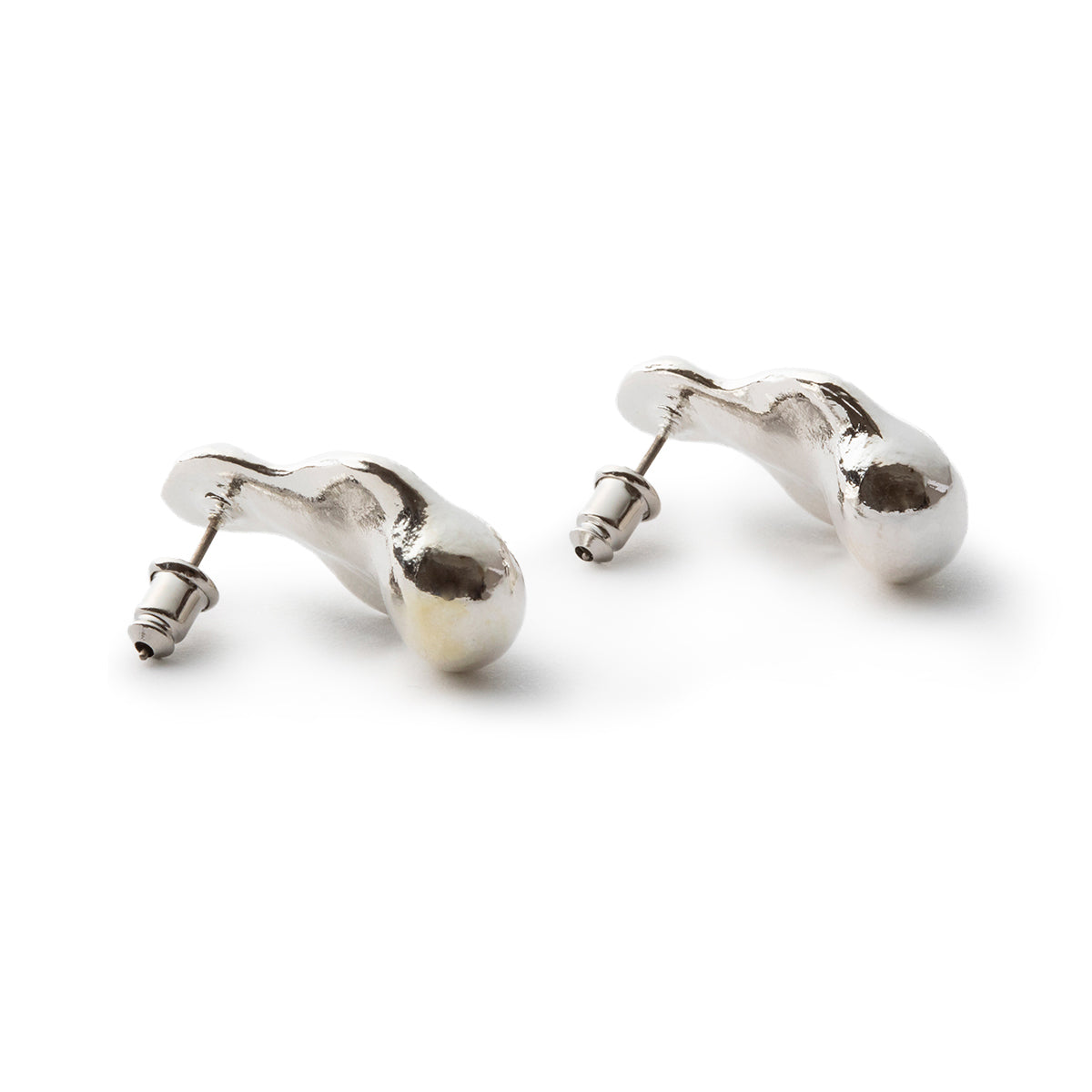 LAPUIS Oyster pierced earrings ラピュイ オイスター ピアス 254-220112-SLR【レディース 日本製 26SS】