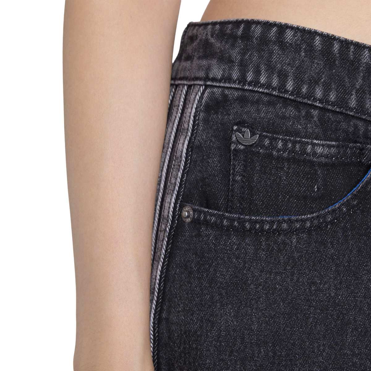 adidas originals Firebird Jorts Denim アディダスオリジナルス ファイアバード ジョーツ デニム KD2916【レディース オーバーサイズ ストリート ジーンズショーツ リラックススタイル 耐久性 26SS】