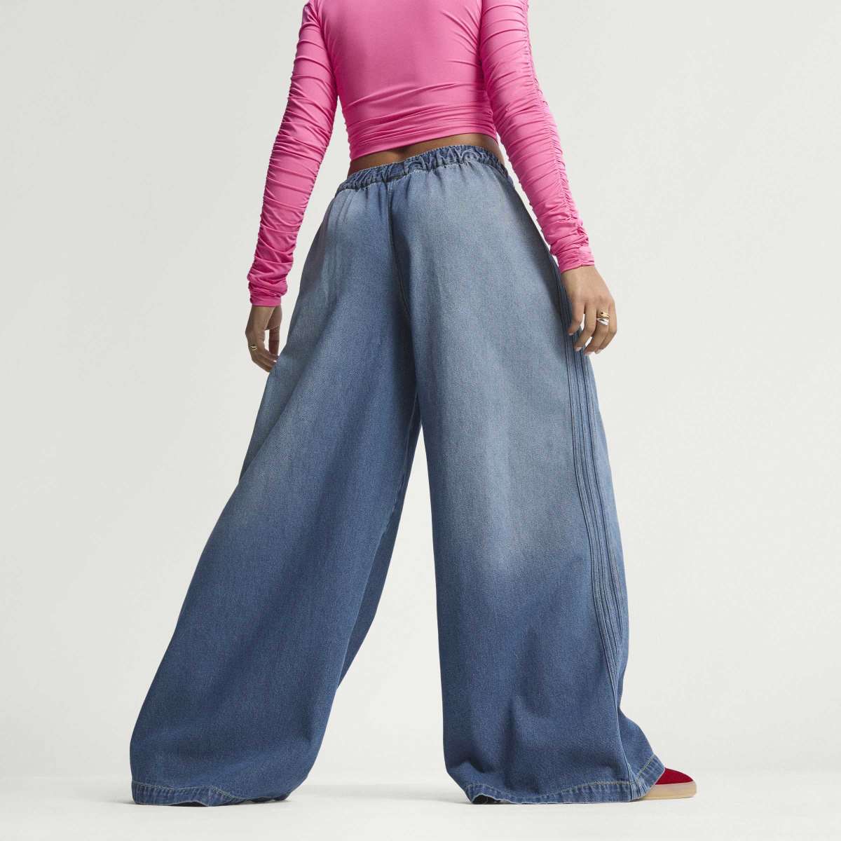 adidas originals DENIM TRACK PANTS アディダスオリジナルス デニム トラックパンツ KE1071【レディース トラックパンツ ルーズフィット カジュアルパンツ リラックスフィット ミニマル 26SS】