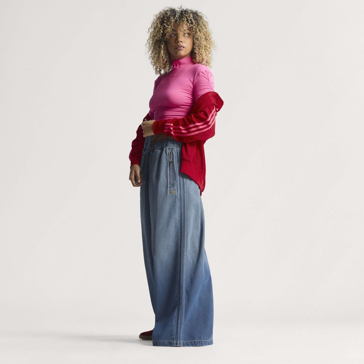 adidas originals DENIM TRACK PANTS アディダスオリジナルス デニム トラックパンツ KE1071【レディース トラックパンツ ルーズフィット カジュアルパンツ リラックスフィット ミニマル 26SS】