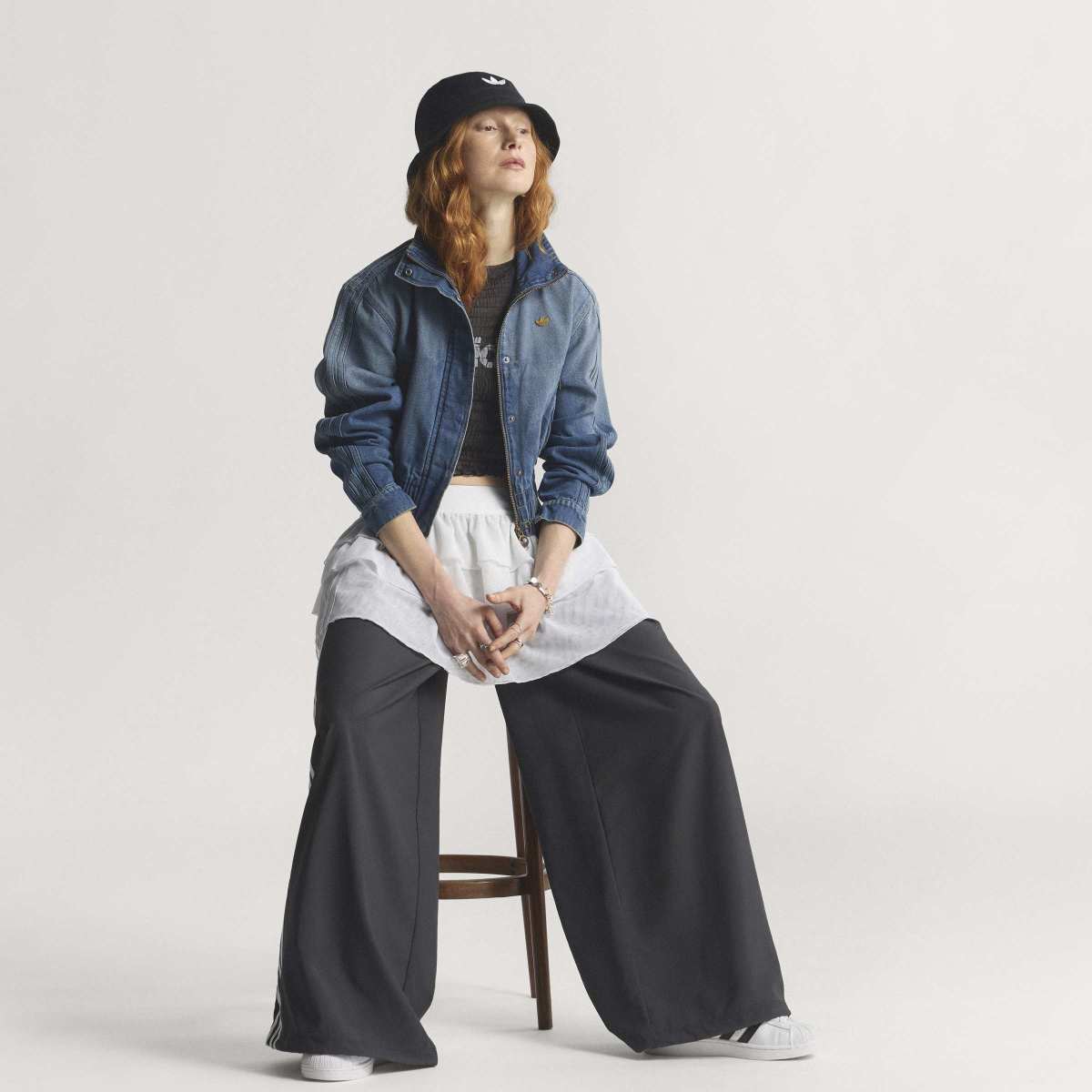 adidas originals Denim Track Top アディダスオリジナルス デニム トラックトップ KE1072【レディース デニム トラックトップ フィット感 ハイネック ボタン留め 耐久性 26SS】