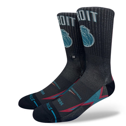 STANCE DETROIT PISTONS CITY EDITION 2026 スタンス デトロイト・ピストンズ シティ・エディション 2026 A556D25DET【メンズ 靴下 ソックス バスケットボール チーム ロゴ 25FW】