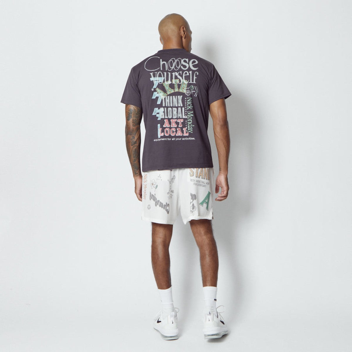 AKTR MEMORIAL SPORTS TEE アクター メモリアルスポーツTシャツ 126-003005【メンズ バスケットボール Tシャツ スポーツTシャツ トレーニングウェア 吸汗速乾 半袖Tシャツ 26SS】