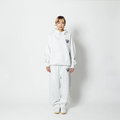 AKTR C.H.S. SIDE OPEN SWEAT PANTS アクター C.H.S. サイドオープン スウェットパンツ 225-104020【メンズ スウェットパンツ サイドボタン 裏起毛 快適シルエット セットアップ可 26SS】