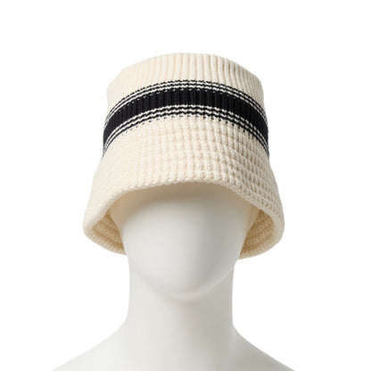 VISOR STICKER KNIT BUCKET