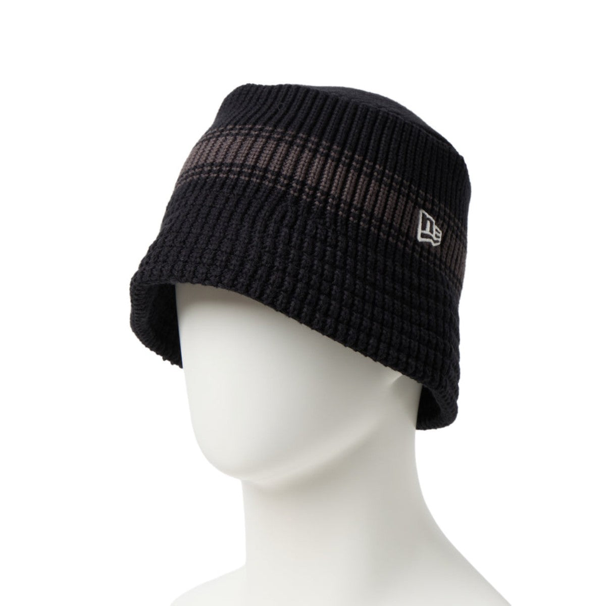 VISOR STICKER KNIT BUCKET