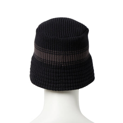 VISOR STICKER KNIT BUCKET