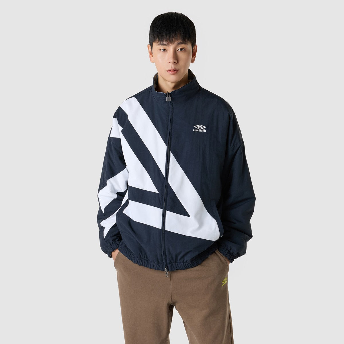 UMBRO [KOREA COLLECTION] PADDING JACKET アンブロ パディング ジャケット UU5FJK72MR【メンズ リバーシブルジャケット 軽量 防寒 25FW】