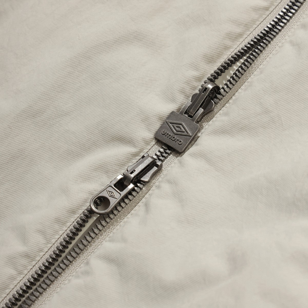 UMBRO [KOREA COLLECTION] PADDING JACKET アンブロ パディング ジャケット UU5FJK72MR【メンズ リバーシブルジャケット 軽量 防寒 25FW】