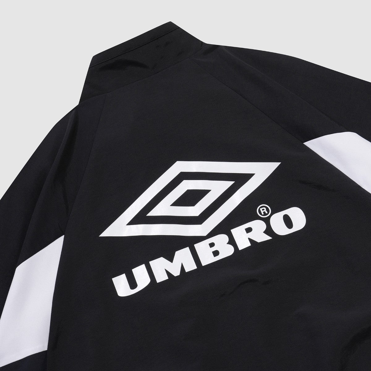 UMBRO [KOREA COLLECTION] STAND-NECK JACKET アンブロ スタンドネック ジャケット UU5FWB30MR【メンズ トラックジャケット スタンドネック セットアップ可 25FW】