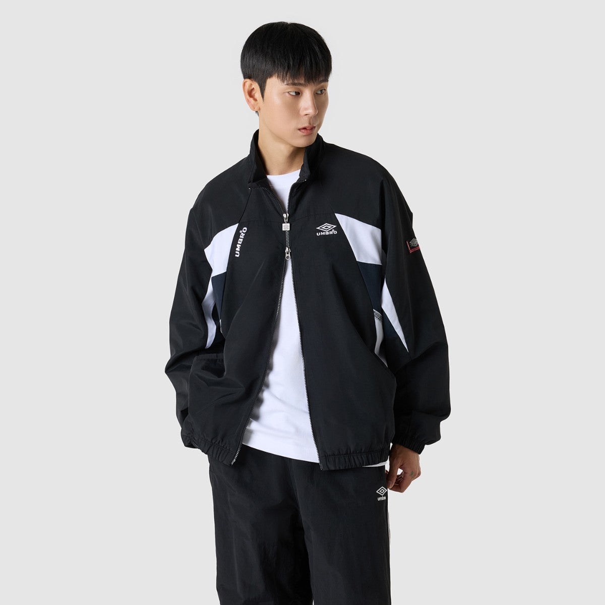 UMBRO [KOREA COLLECTION] STAND-NECK JACKET アンブロ スタンドネック ジャケット UU5FWB30MR【メンズ トラックジャケット スタンドネック セットアップ可 25FW】