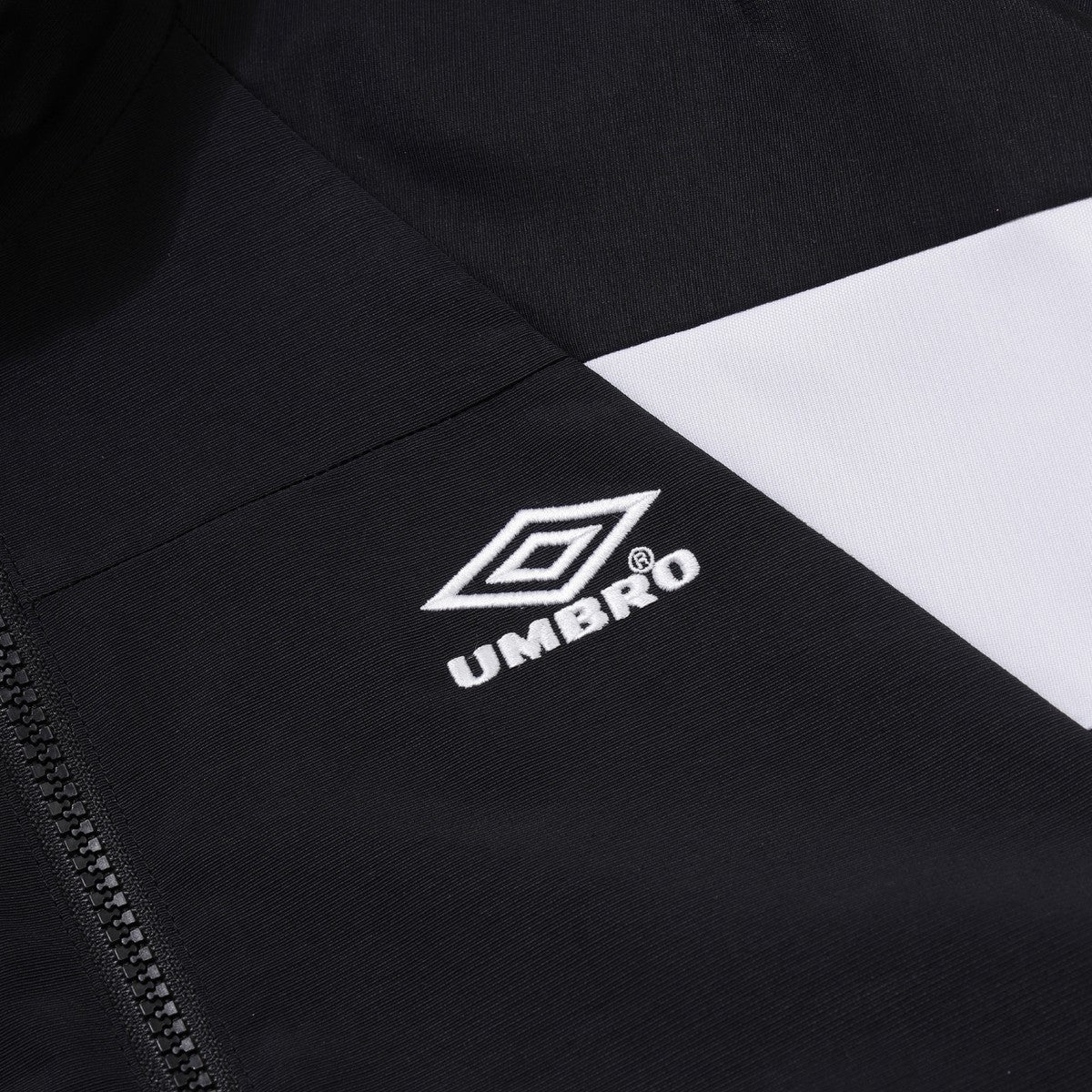 UMBRO [KOREA COLLECTION] STAND-NECK JACKET アンブロ スタンドネック ジャケット UU5FWB30MR【メンズ トラックジャケット スタンドネック セットアップ可 25FW】