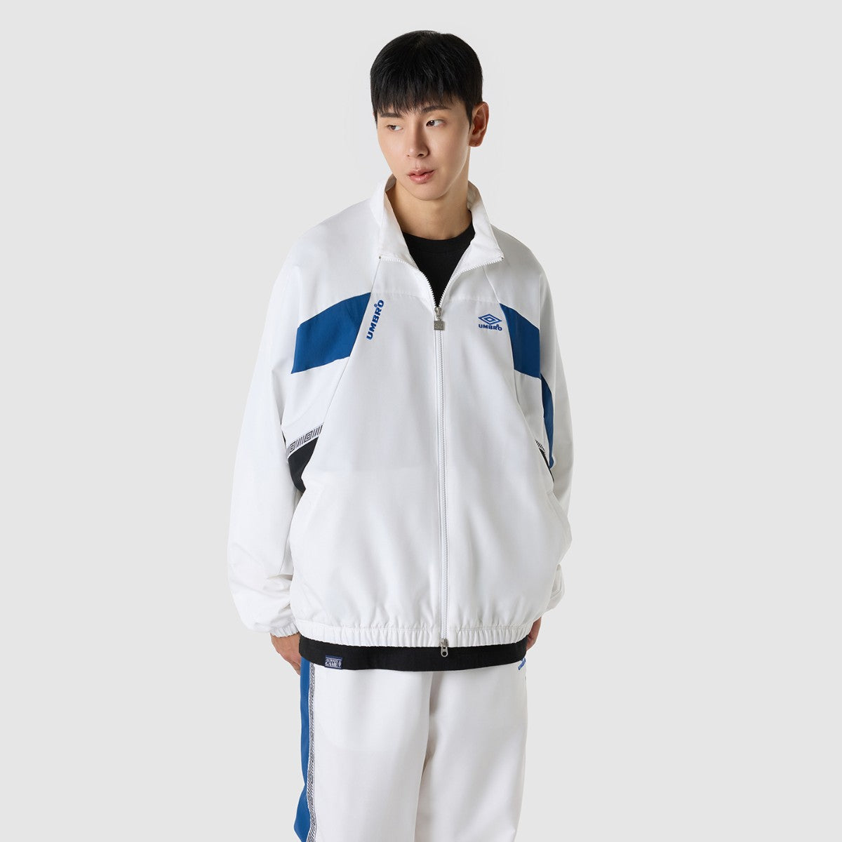 UMBRO [KOREA COLLECTION] STAND-NECK JACKET アンブロ スタンドネック ジャケット UU5FWB30MR【メンズ トラックジャケット スタンドネック セットアップ可 25FW】