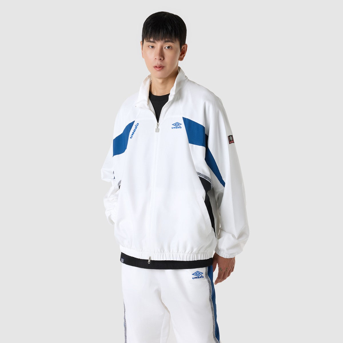 UMBRO [KOREA COLLECTION] STAND-NECK JACKET アンブロ スタンドネック ジャケット UU5FWB30MR【メンズ トラックジャケット スタンドネック セットアップ可 25FW】