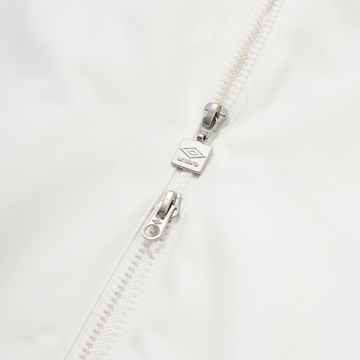 UMBRO [KOREA COLLECTION] STAND-NECK JACKET アンブロ スタンドネック ジャケット UU5FWB30MR【メンズ トラックジャケット スタンドネック セットアップ可 25FW】