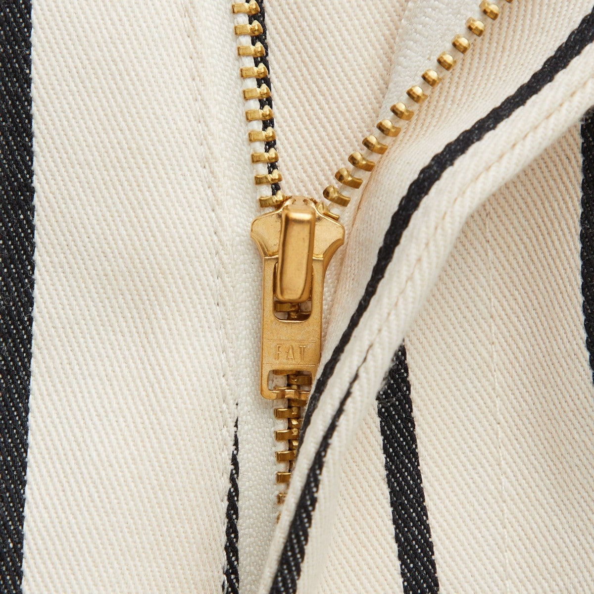 FAT THREEKAP エフエイティー THREEKAP F32610-PN21【メンズ チノパン ワークパンツ テーパード ストライプ 26SS】