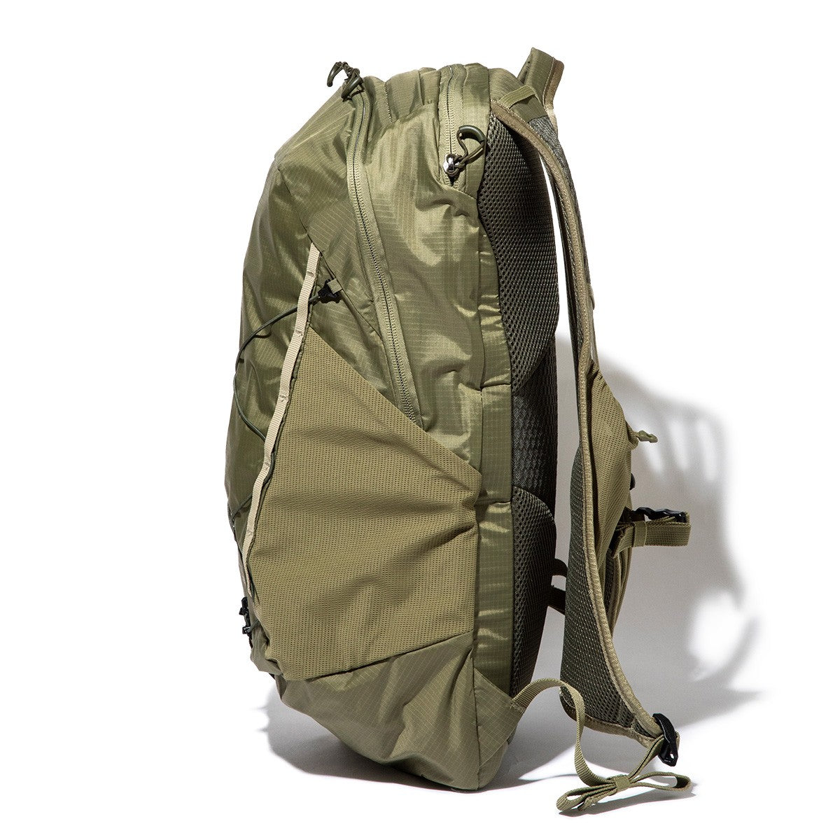 SALOMON XT 25 サロモン XT 25 LC2857【メンズ 収納 通気性 速乾性 軽量 パッド入りショルダーストラップ 26SS】