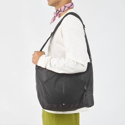 SALOMON ACS SHOULDER BAG サロモン ACSショルダーバッグ LC2867600【メンズ ショルダーバッグ 軽量バッグ ノートパソコン収納 防水バッグ 26SS】