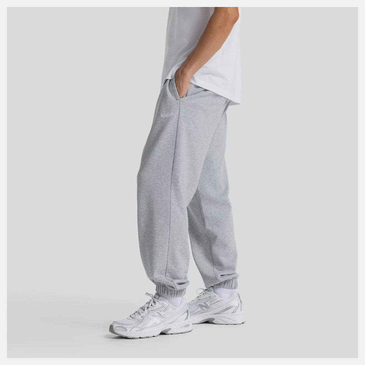 New Balance Klutch X NB Cotton Fleece Pants Option ニューバランス Klutch X NB コットンフリースパンツオプション MB61M04【メンズ 刺繡ロゴ リラックス コットン素材 26SS】
