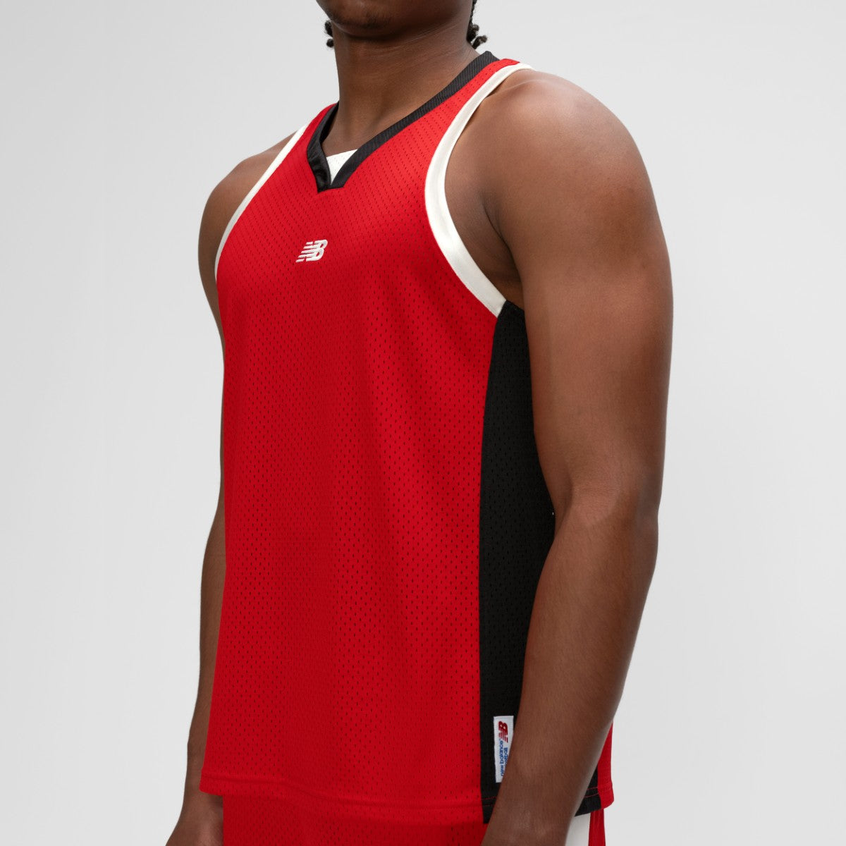 New Balance Basketball V-Neck Mesh Jersey ニューバランス バスケットボールVネックメッシュジャージ MT61E50【メンズ 通気性 ノースリーブ 26SS】