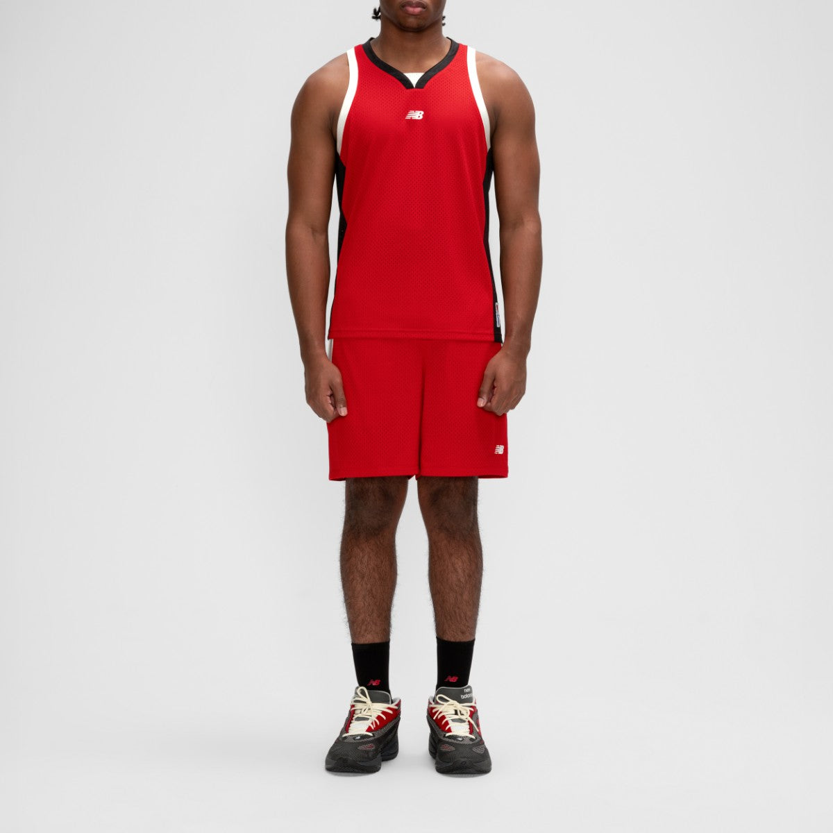 New Balance Basketball V-Neck Mesh Jersey ニューバランス バスケットボールVネックメッシュジャージ MT61E50【メンズ 通気性 ノースリーブ 26SS】